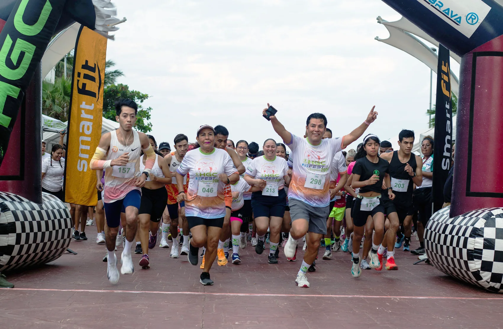 Salida y meta de HGC Fit Fest Acapulco 2026